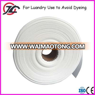 Jumbo Roll Disposable Nonwoven Fabric For Laundry Use Catch Color Avoid Dye